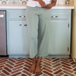 Aventura Clothing Women's Samba Crop Pant -Agnes Orinda Shop GUEST 41d9fcec 3887 4977 ad8f 32fa6a36efe5